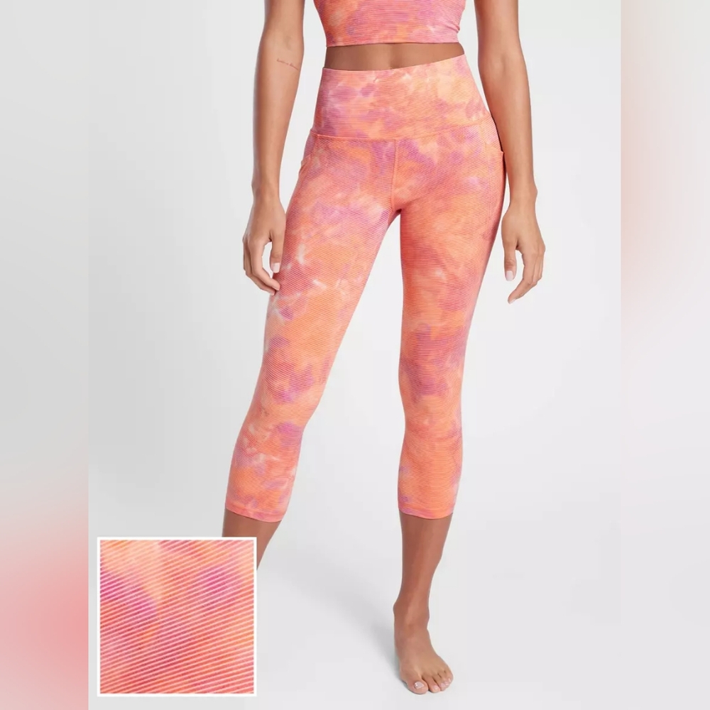 Athleta Salutation Stash Pocket II Textured Capri,Island Coral SIZE 1X